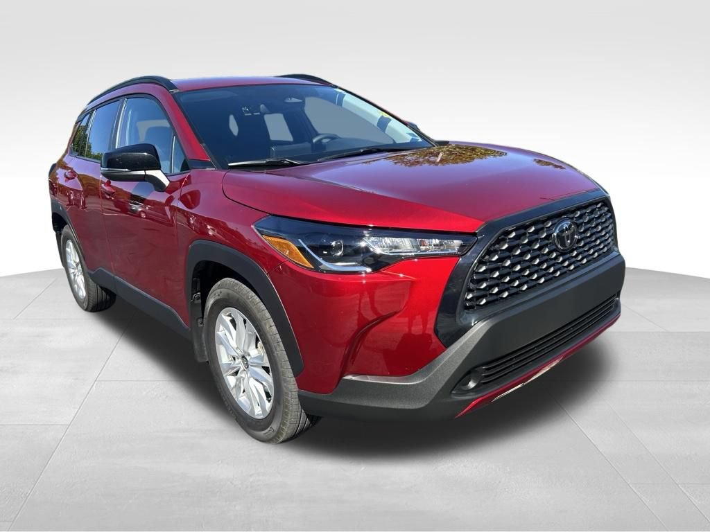Certified 2025 Toyota Corolla Cross LE AWD/4WD image 7