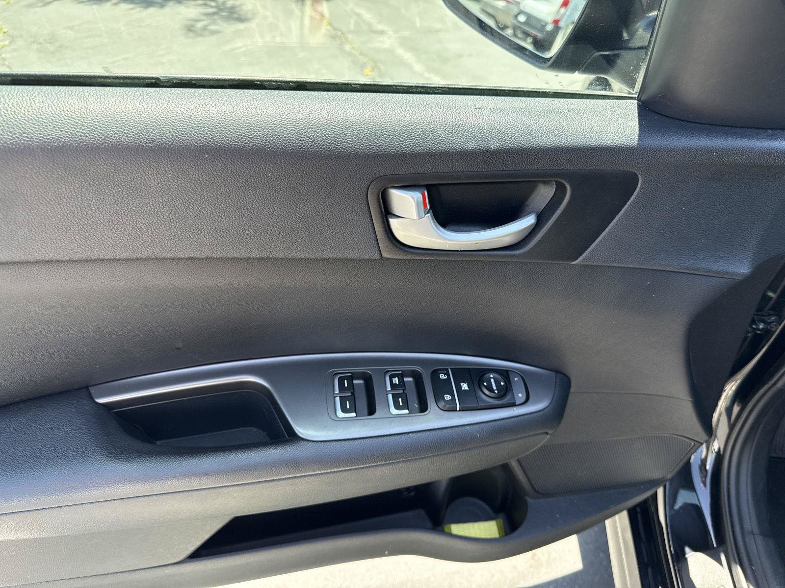 Used 2019 Kia Optima LX FWD image 11