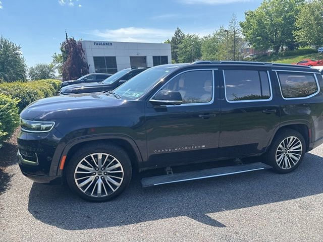 Used 2023 Jeep Grand Wagoneer Series III AWD/4WD image 2