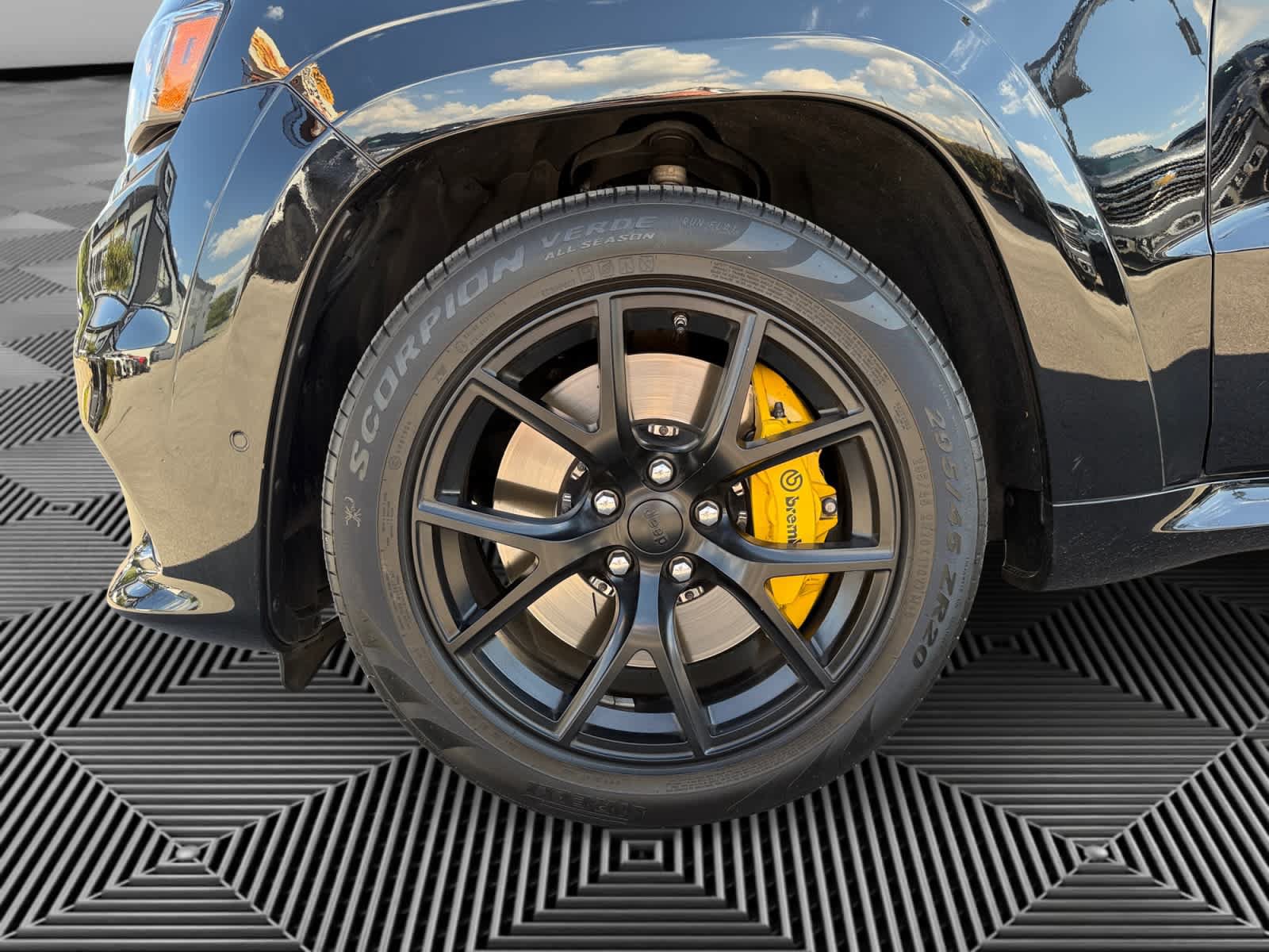 Used 2021 Jeep Grand Cherokee Trackhawk AWD/4WD image 9