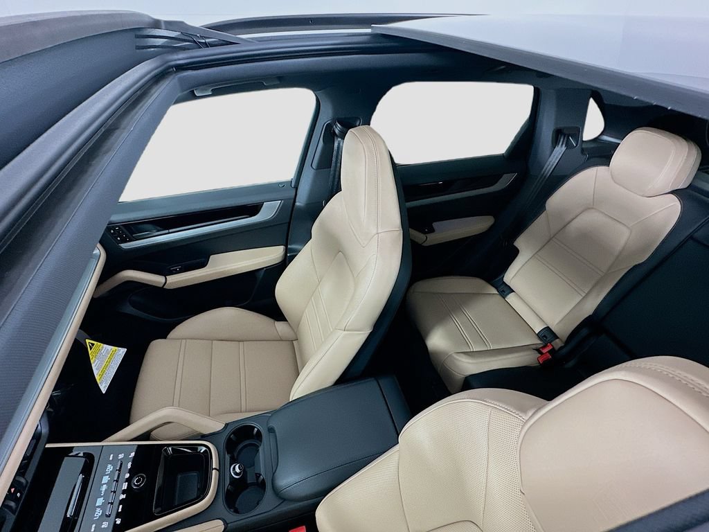 Certified 2026 Porsche Cayenne AWD/4WD image 14