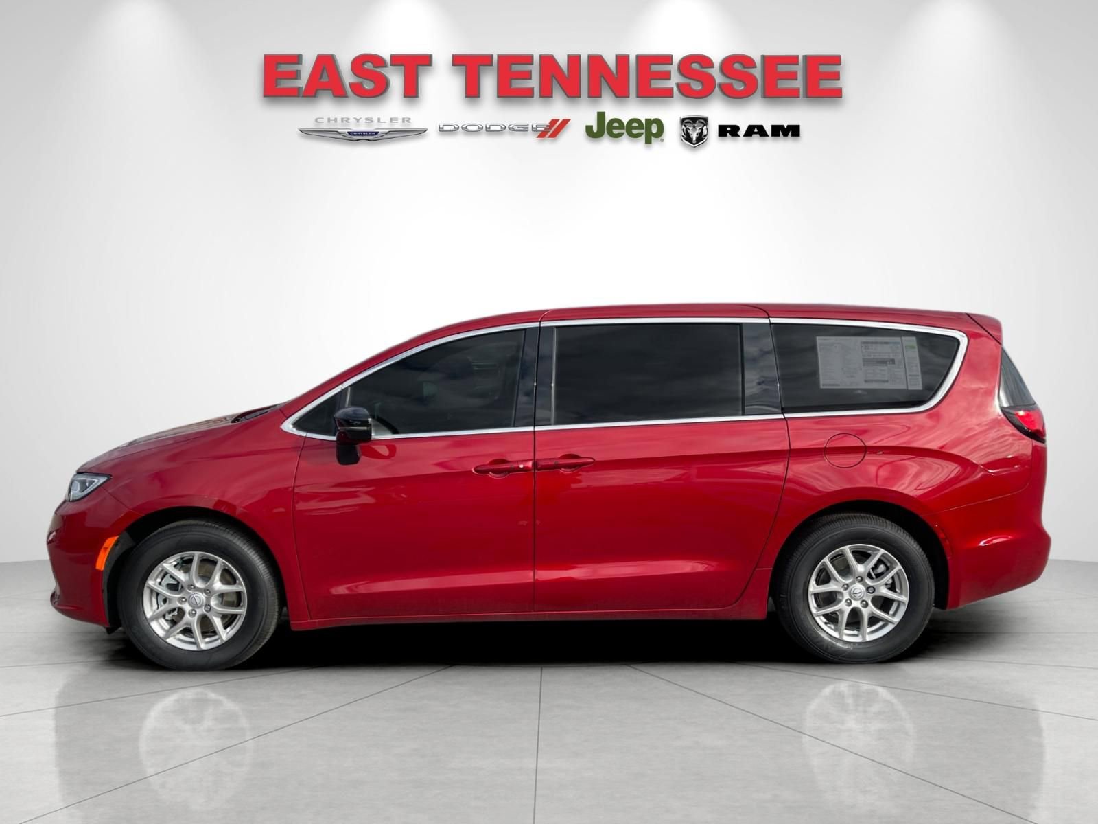 New 2026 Chrysler Pacifica Select image 6