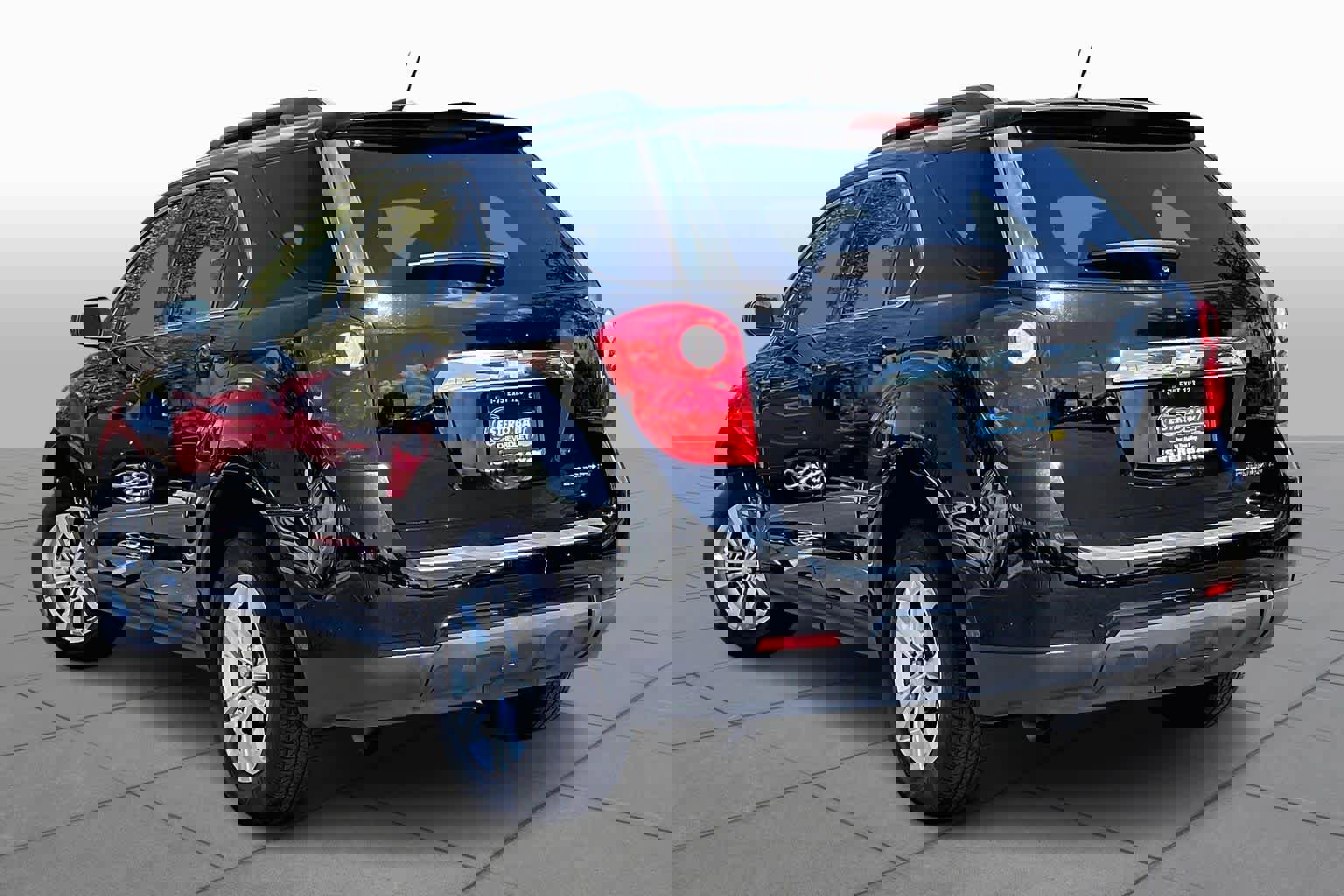 Used 2015 Chevrolet Equinox LT w/ Driver Convenience Package image 12