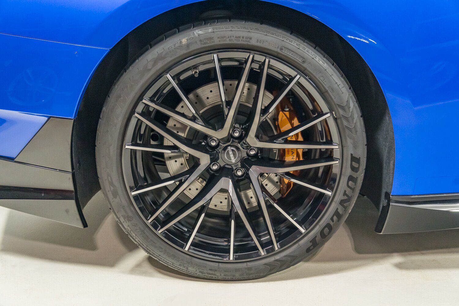 Used 2024 Nissan GT-R w/ Floor Mat Package AWD/4WD image 15