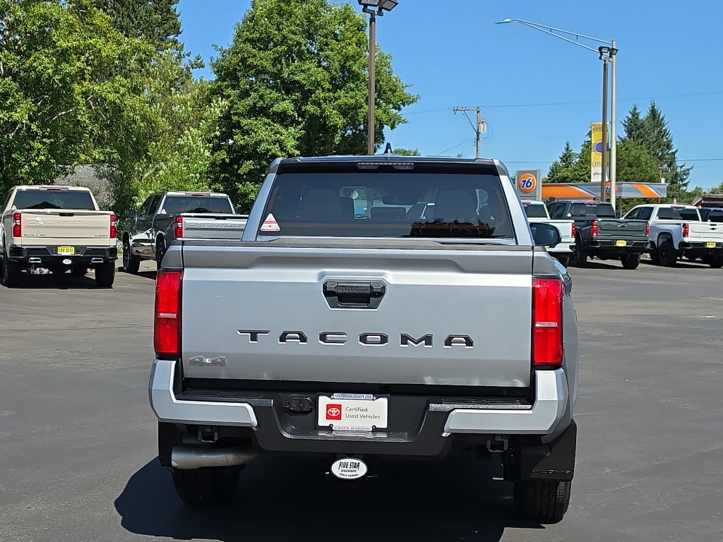 Certified 2025 Toyota Tacoma SR5 AWD/4WD image 8