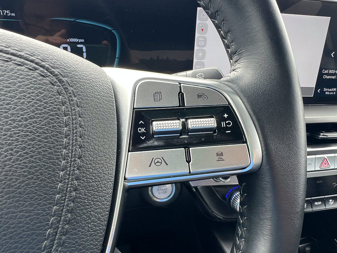 Used 2025 Kia Telluride LX FWD image 22