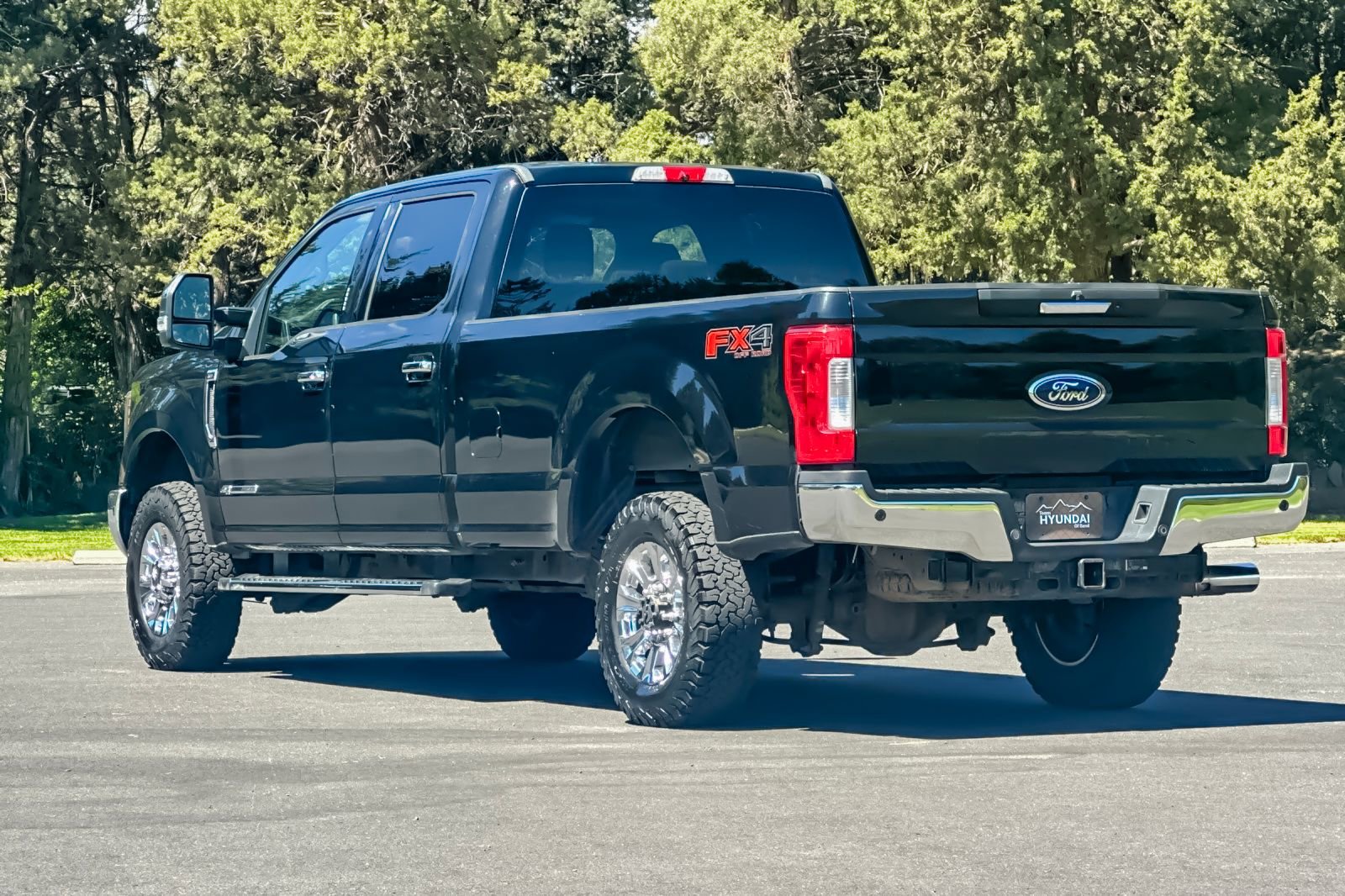 Used 2018 Ford F350 XLT w/ XLT Premium Package AWD/4WD image 6