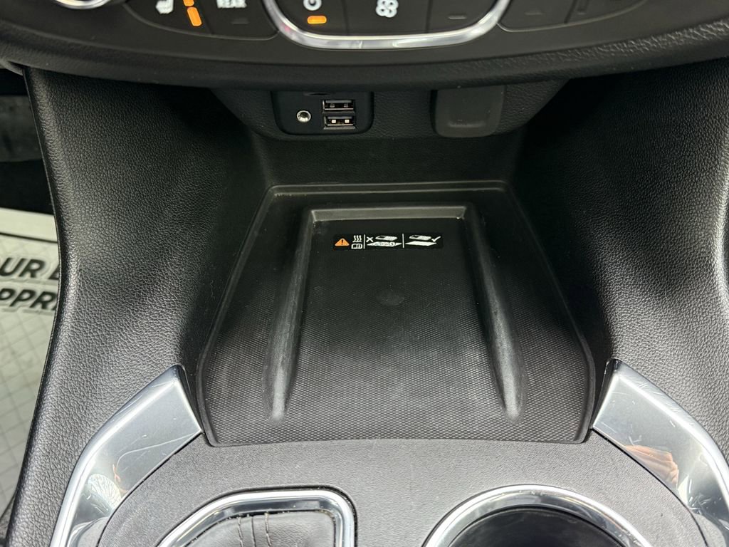 Used 2023 Chevrolet Traverse High Country image 24