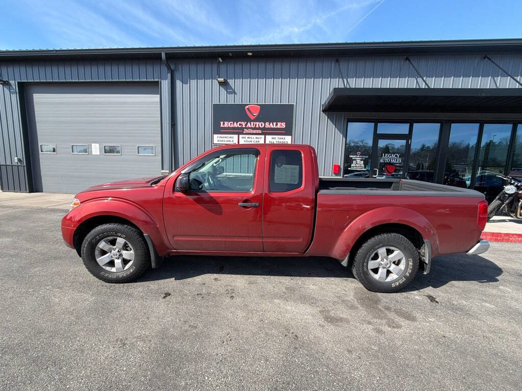 Used 2013 Nissan Frontier SV image 2
