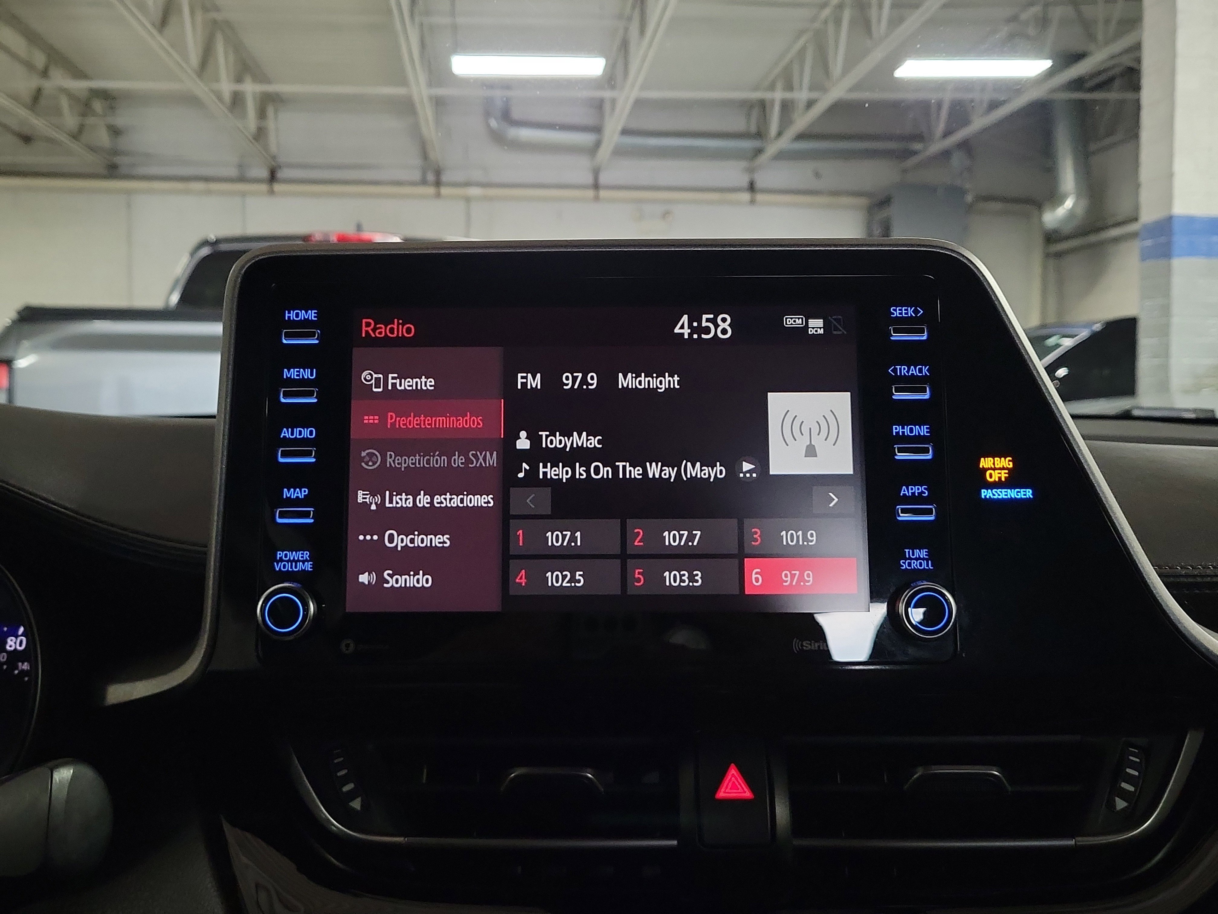 Used 2020 Toyota C-HR LE FWD image 29