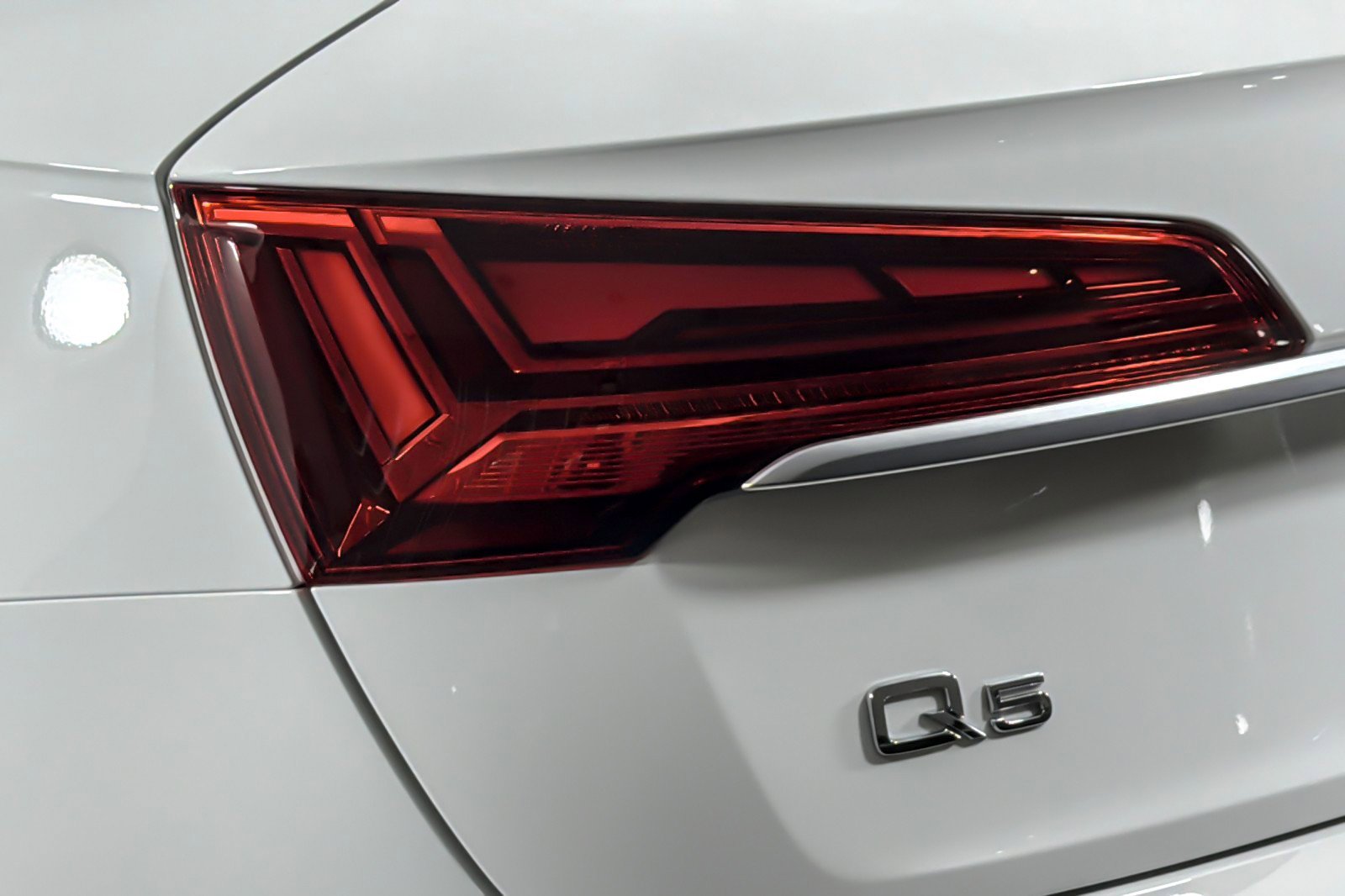 Used 2023 Audi Q5 2.0T Premium w/ Convenience Package image 26