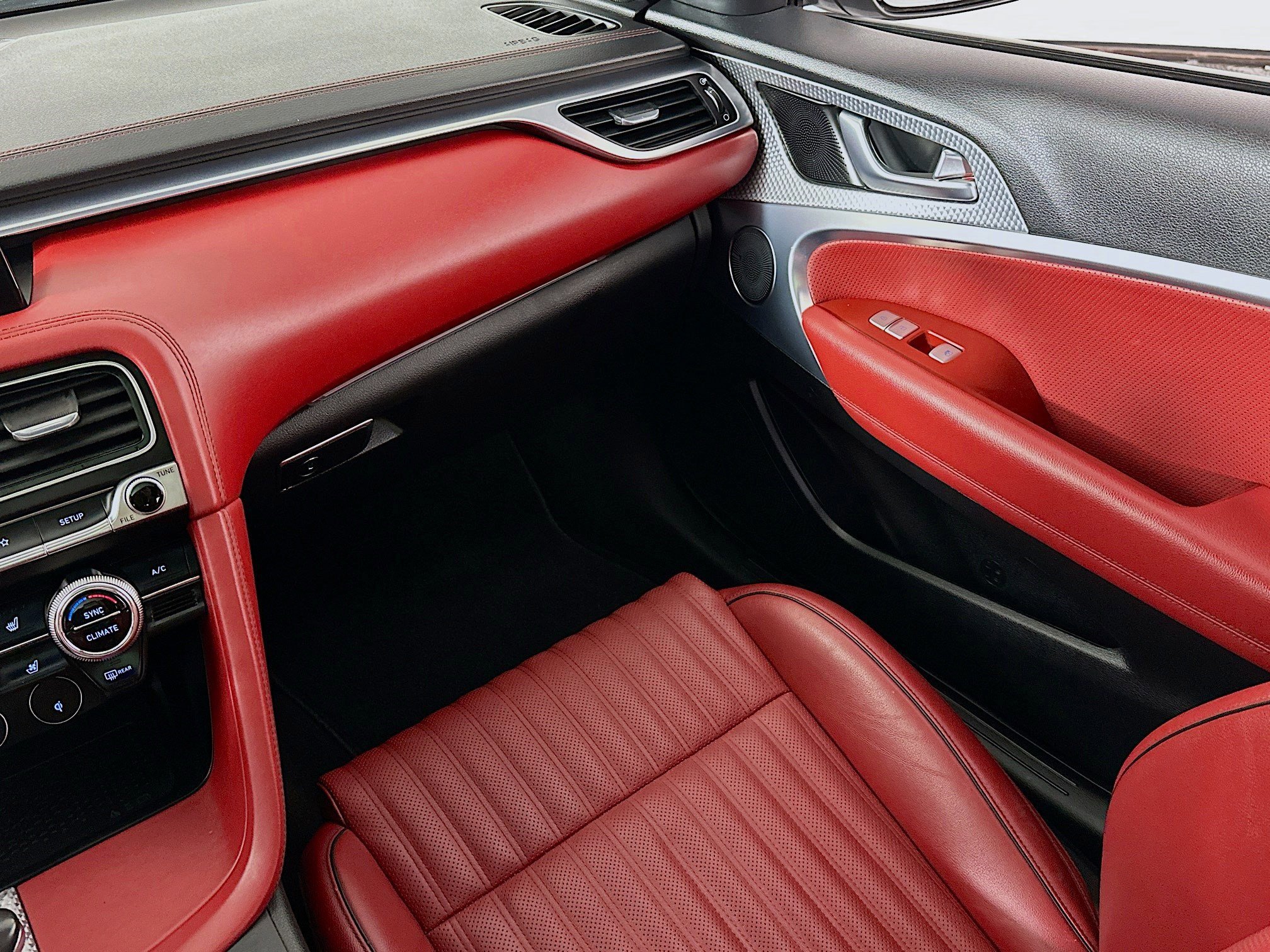 Used 2023 Genesis G70 2.0T w/ Sport Prestige Package image 23