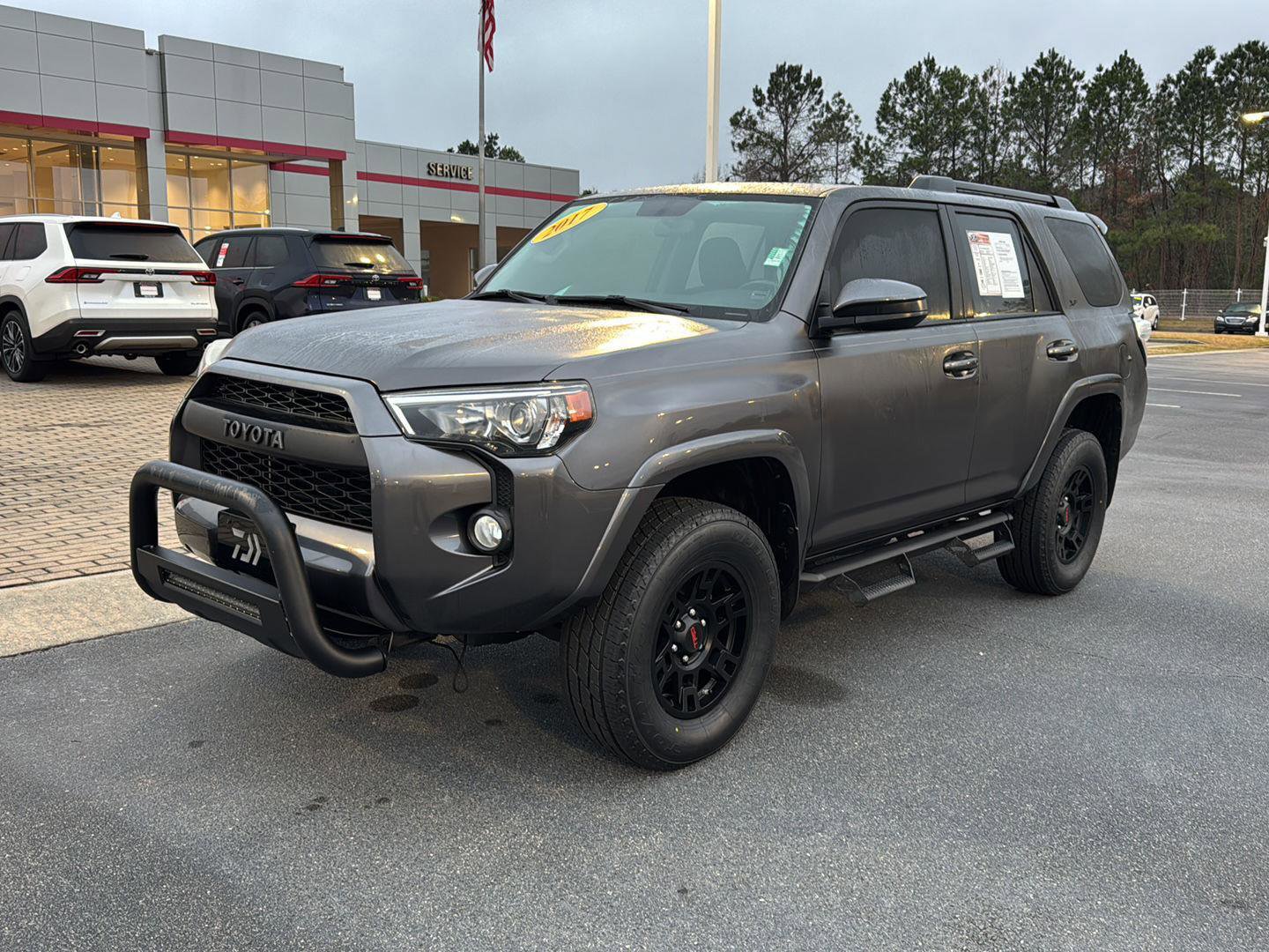 Used 2017 Toyota 4Runner SR5 image 1