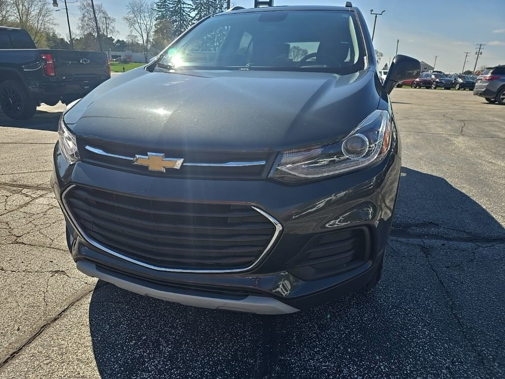 Used 2017 Chevrolet Trax LT w/ LT Convenience Package AWD/4WD image 5