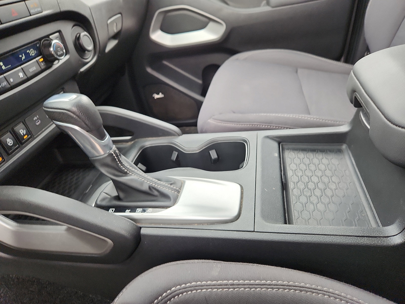 Used 2024 Nissan Frontier SV w/ SV Convenience Package image 20