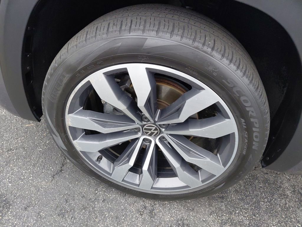 Used 2022 Volkswagen Atlas SEL Premium image 17