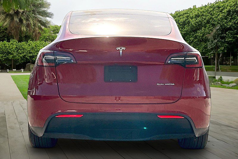 Used 2020 Tesla Model Y Long Range image 4