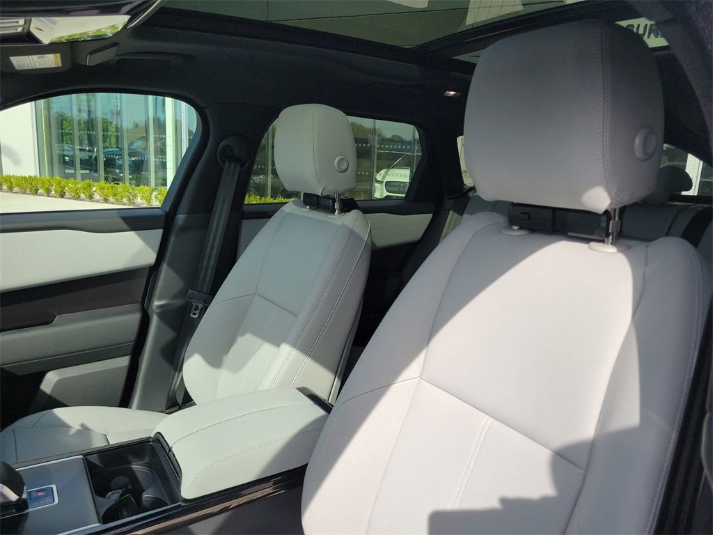 New 2026 Land Rover Range Rover Velar Dynamic SE image 26