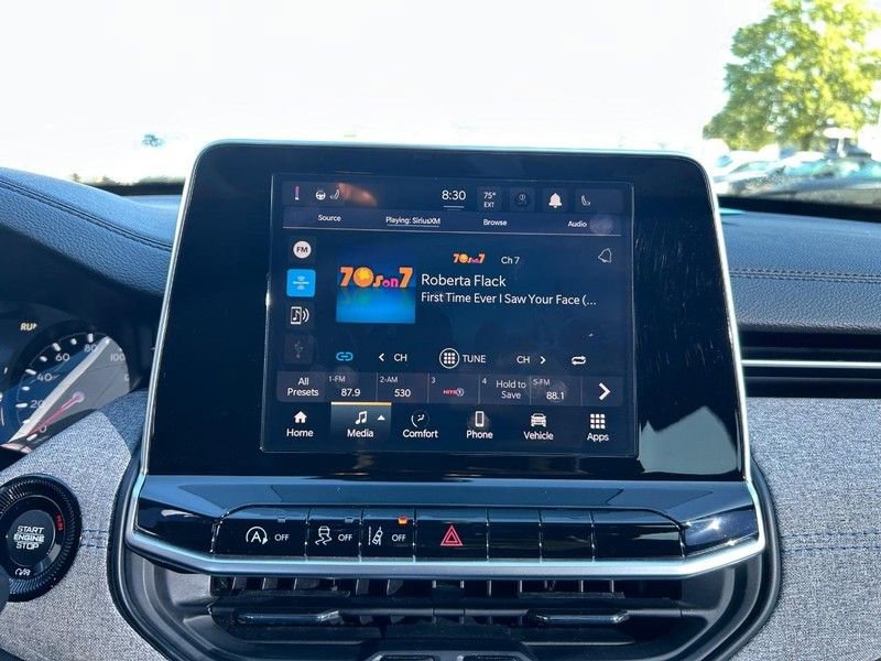 Used 2025 Jeep Compass Latitude image 13