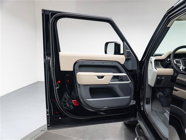 Used 2023 Land Rover Defender 90 S AWD/4WD image 21