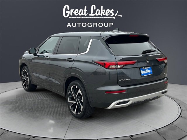 Used 2024 Mitsubishi Outlander SE image 3