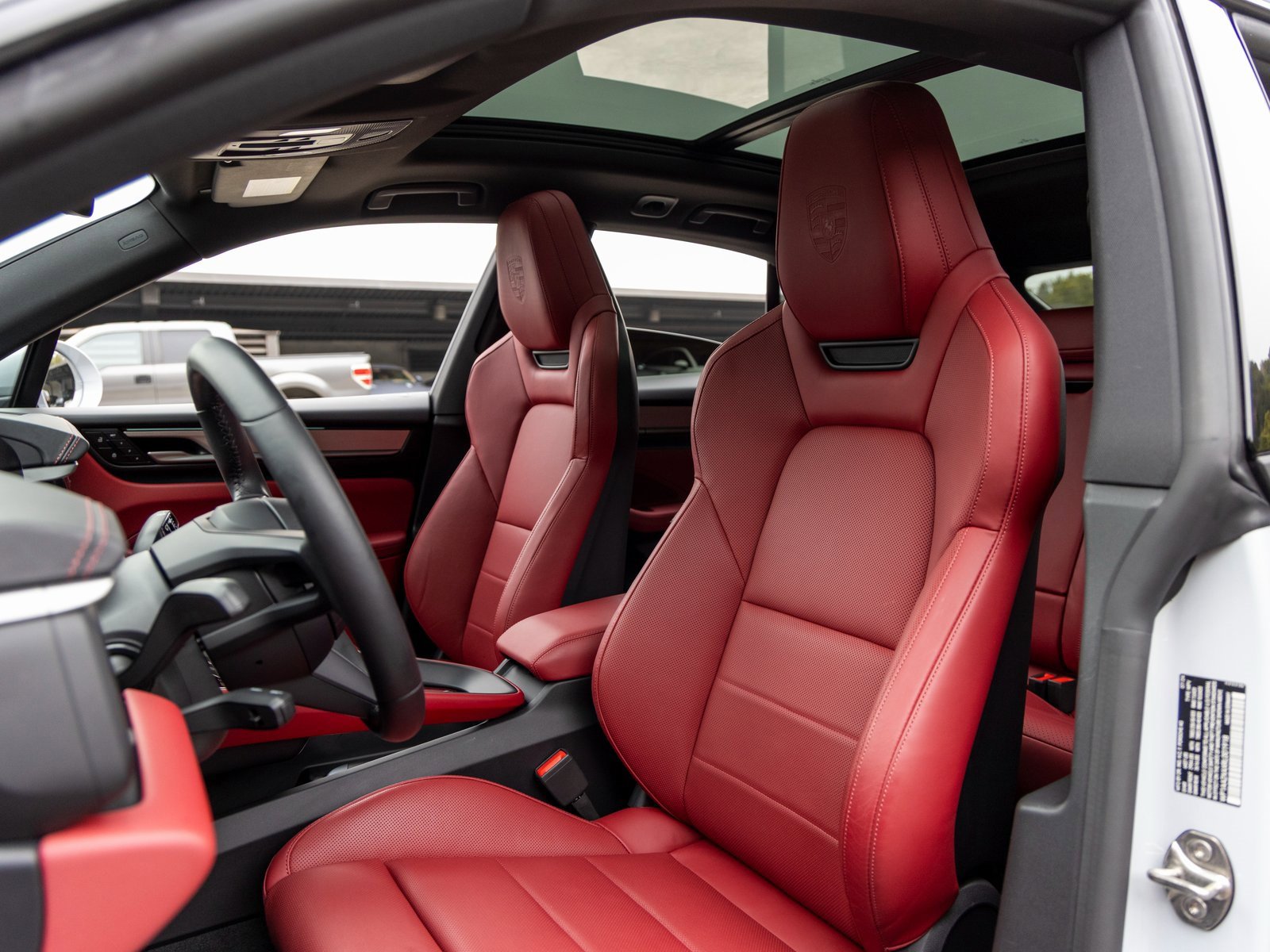 Certified 2024 Porsche Macan 4 Electric image 5