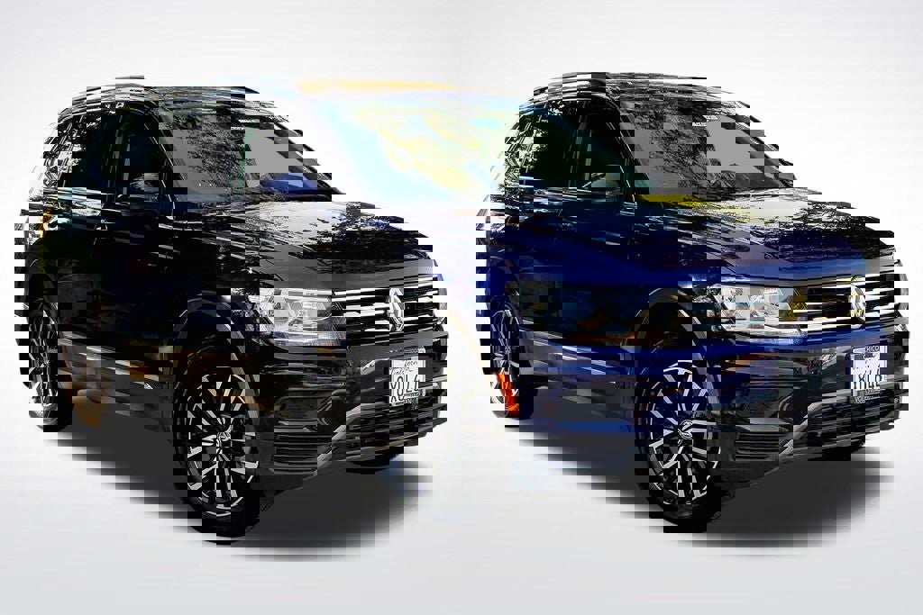 Certified 2021 Volkswagen Tiguan SE image 12