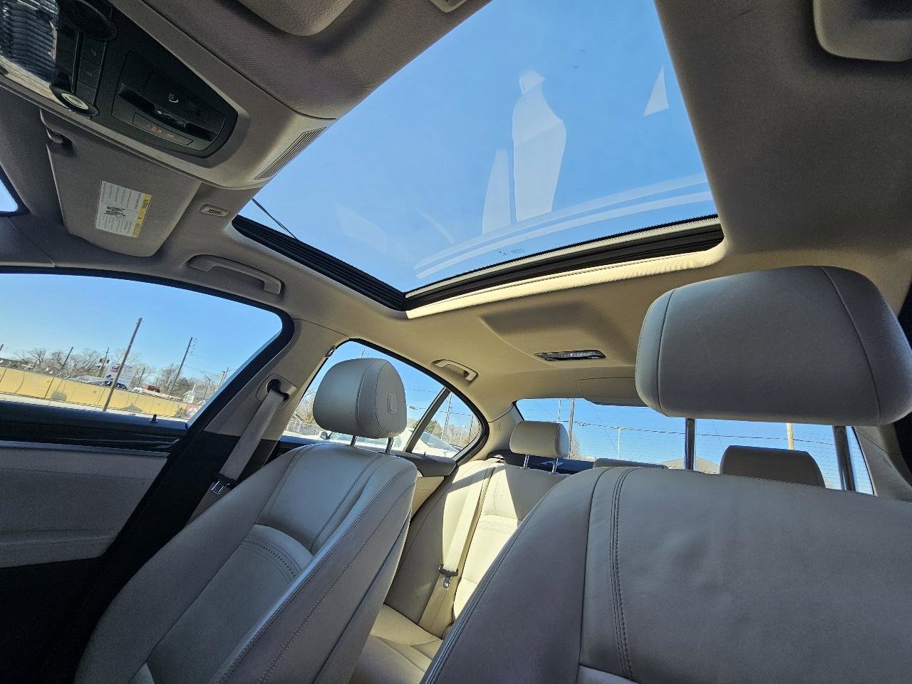 Used 2014 BMW 528i xDrive Sedan AWD/4WD image 38