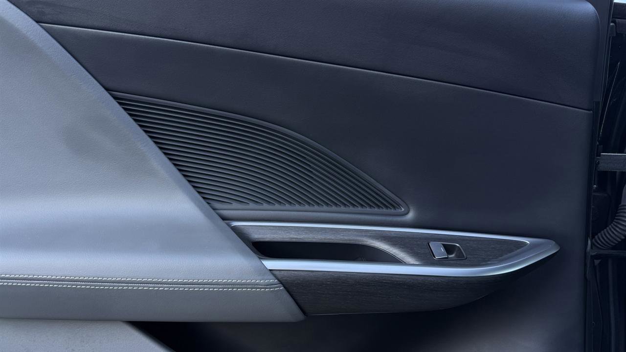 Used 2024 Lucid Air Touring image 30