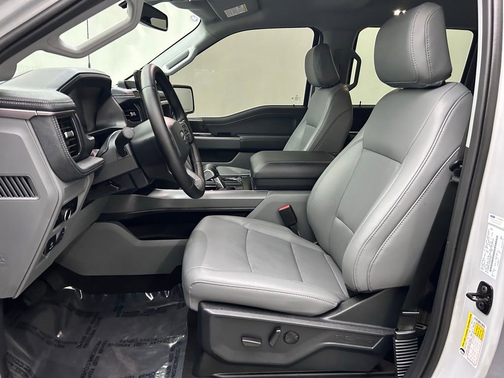 Used 2025 Ford F150 Lightning Flash image 13