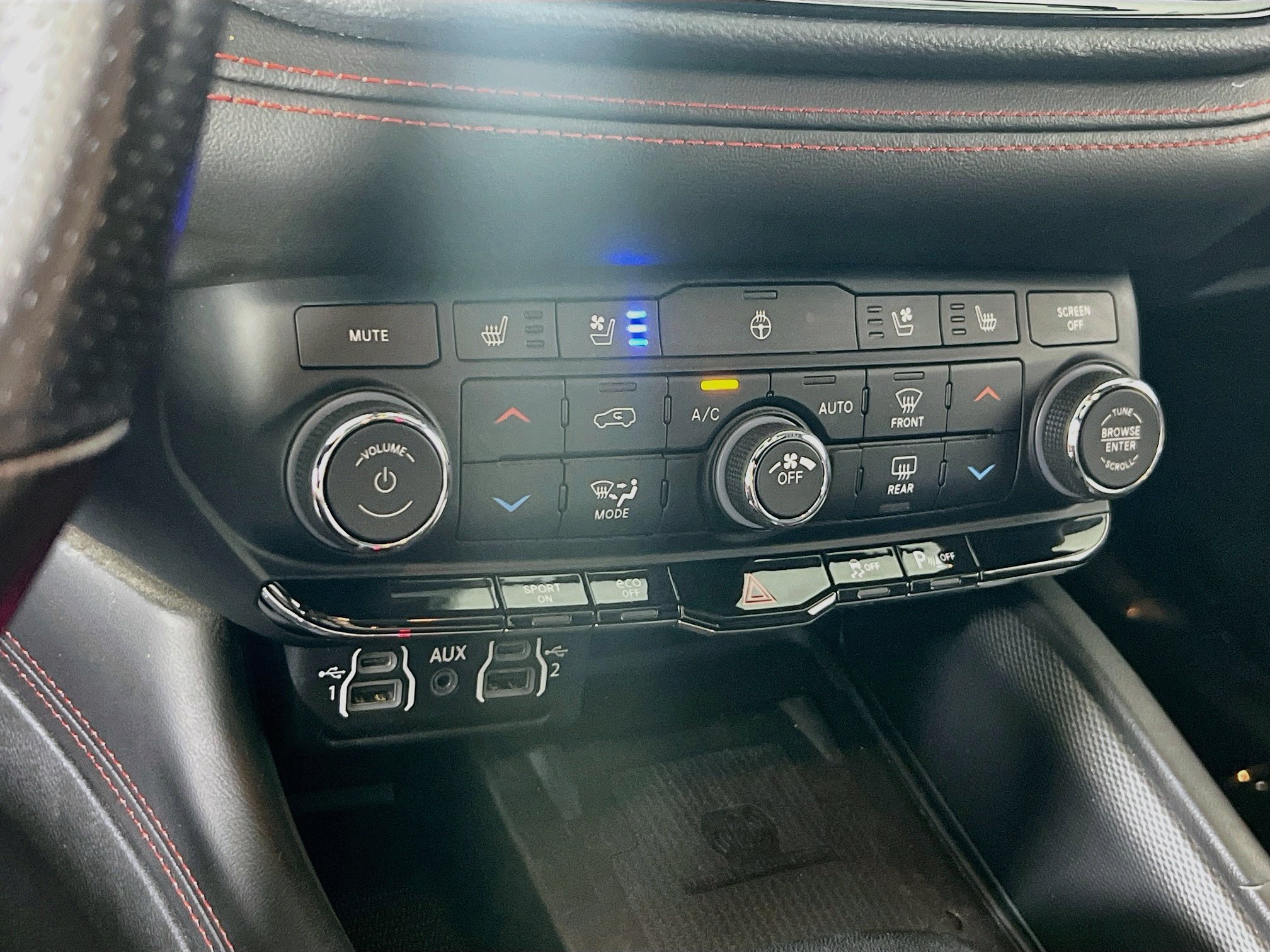 Used 2023 Dodge Durango R/T AWD/4WD image 16