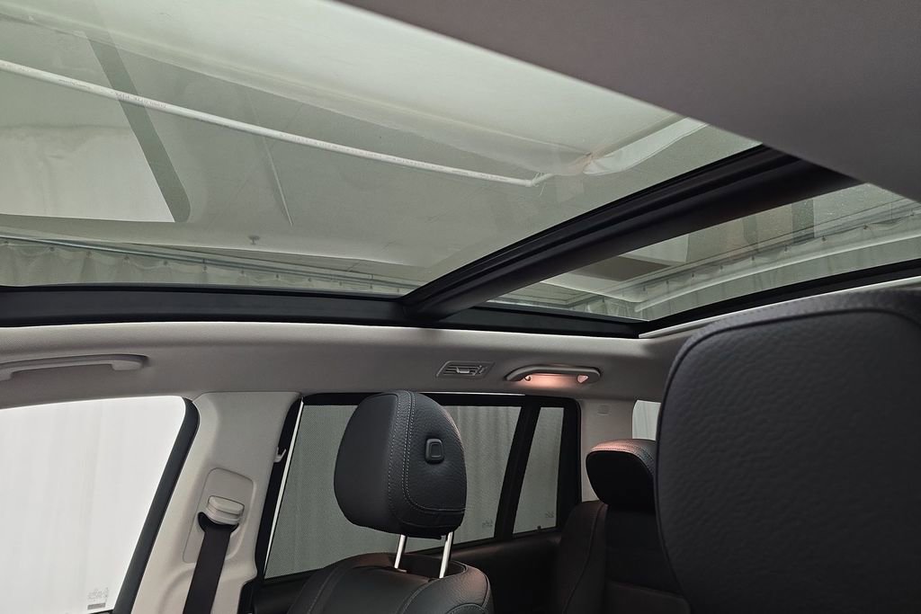 Used 2023 Mercedes-Benz GLS 450 4MATIC w/ AMG Line Exterior image 23