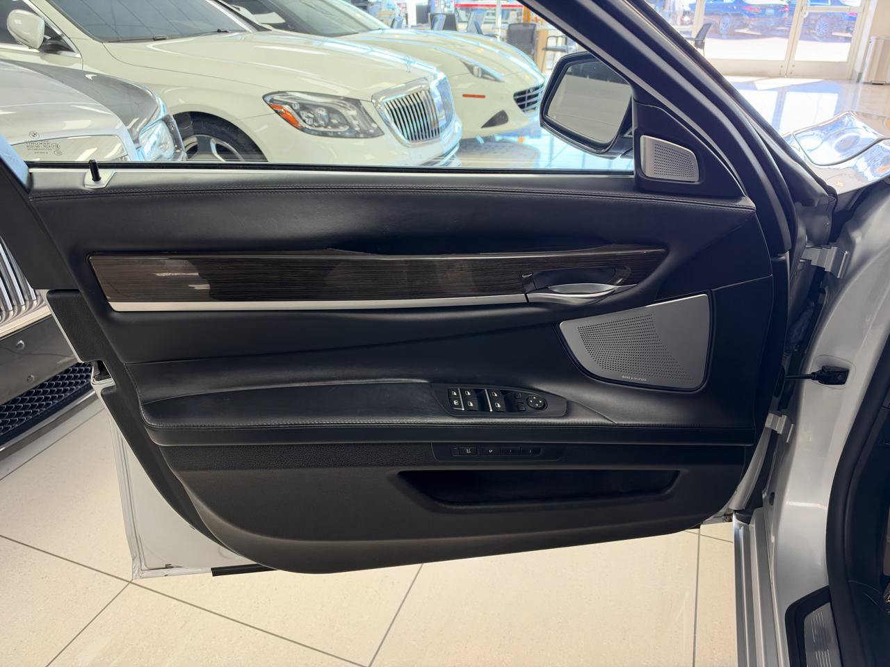 Used 2013 BMW 750Li RWD image 9