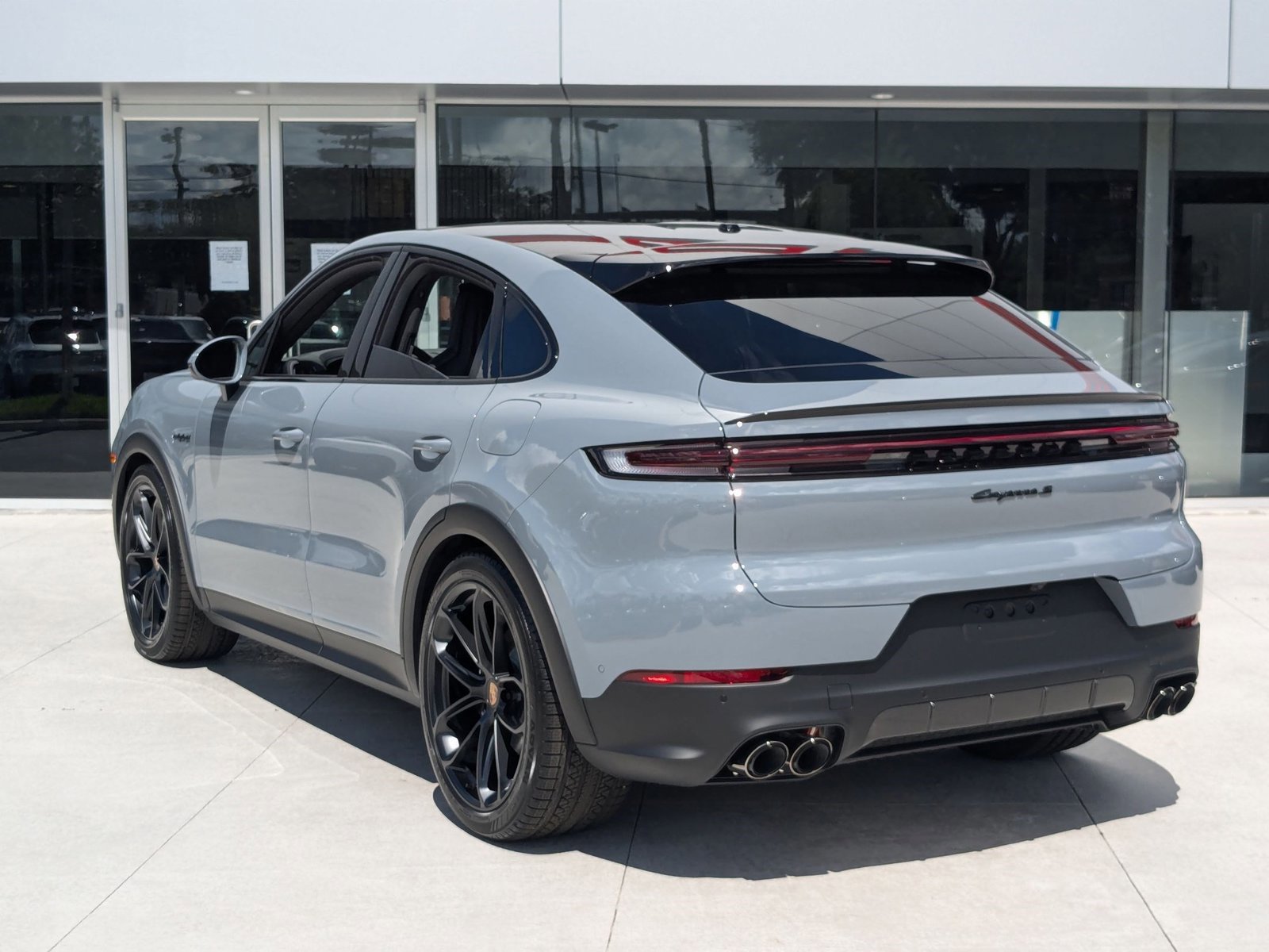 New 2025 Porsche Cayenne S AWD/4WD image 3