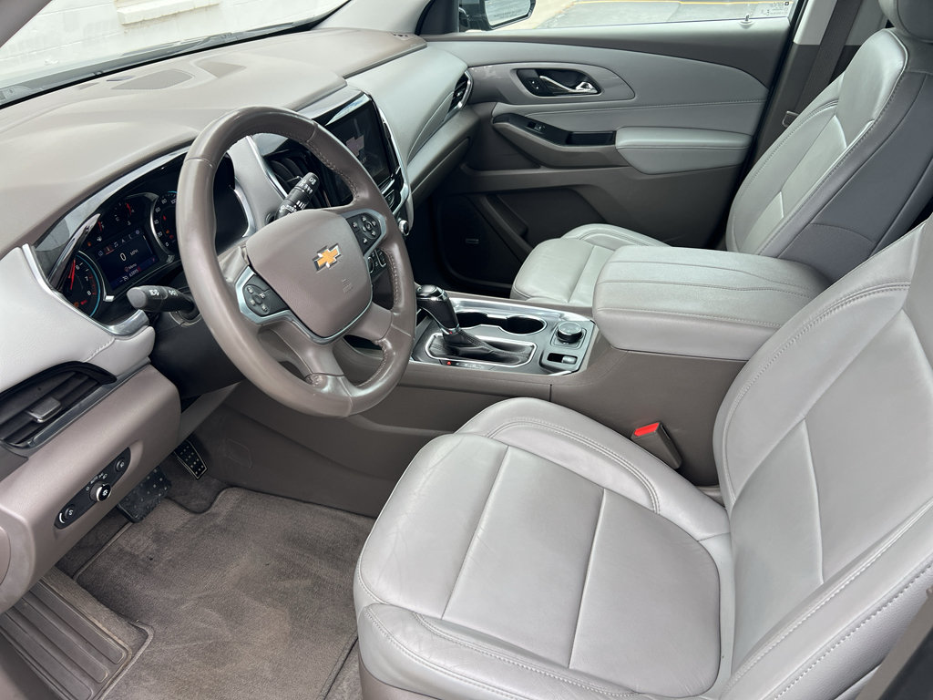 Used 2020 Chevrolet Traverse LT w/ LT Premium Package AWD/4WD image 9