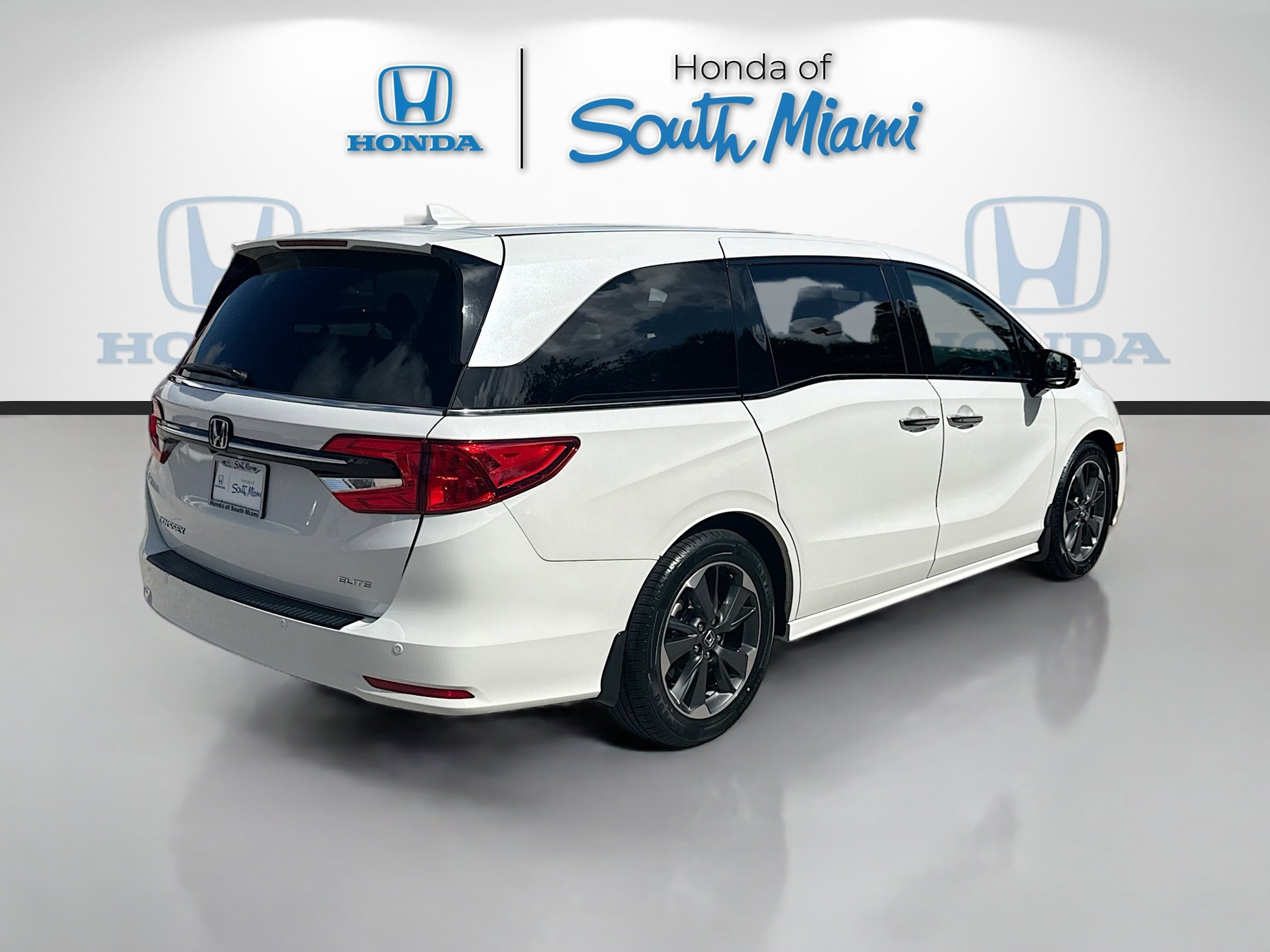 Used 2023 Honda Odyssey Elite image 7
