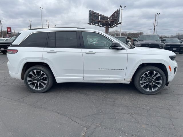 Used 2022 Jeep Grand Cherokee Overland w/ Luxury Tech Group IV image 11
