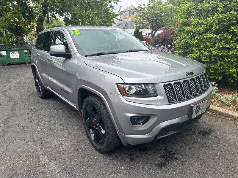 Used 2015 Jeep Grand Cherokee Altitude AWD/4WD image 38