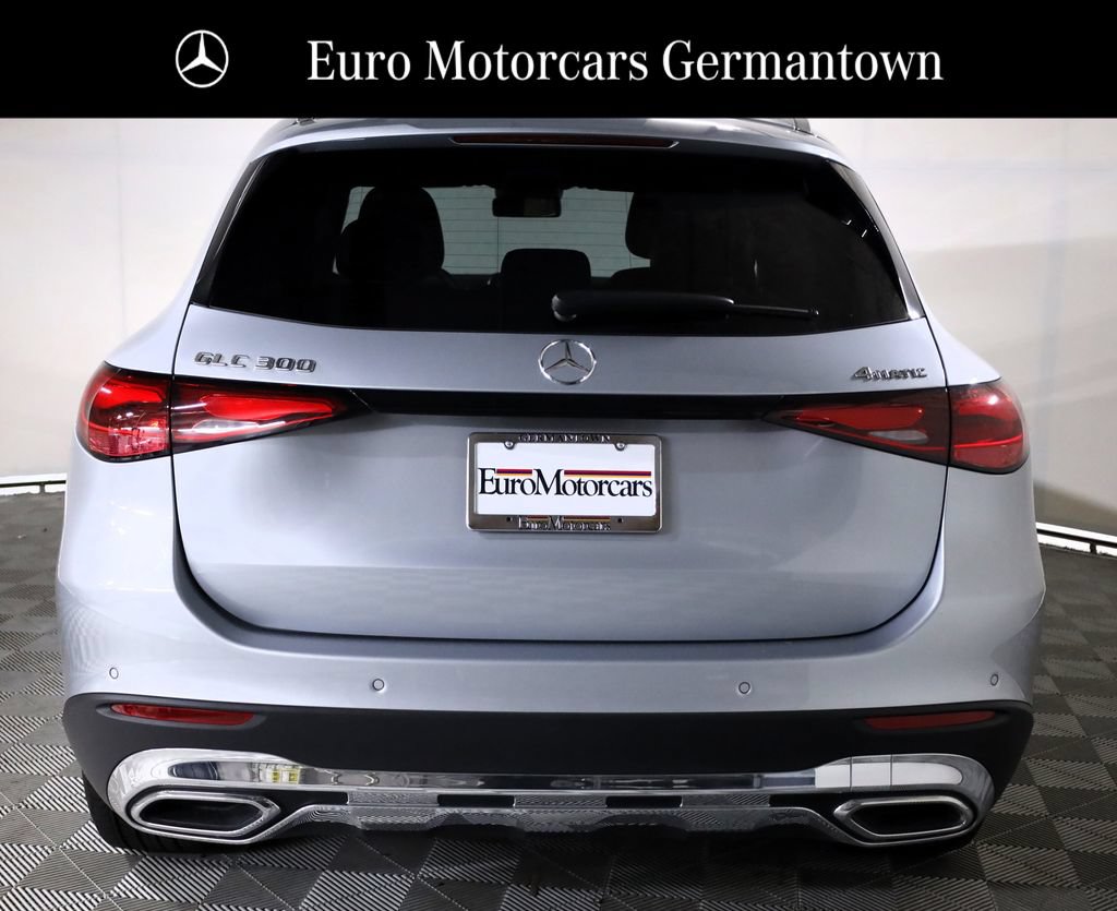 Used 2024 Mercedes-Benz GLC 300 4MATIC image 5