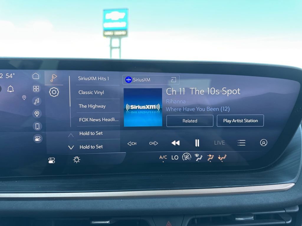 Used 2024 Buick Envision Sport Touring image 38