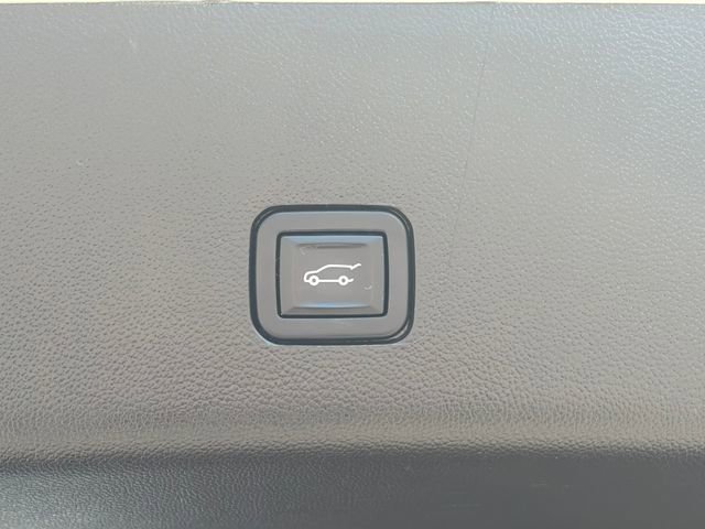 Used 2022 Chevrolet Traverse LT AWD/4WD image 42