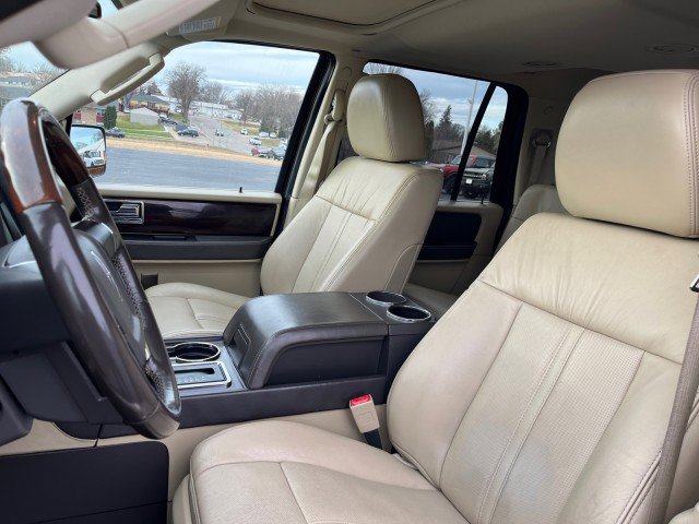 Used 2015 Lincoln Navigator L 4WD w/ Equipment Group 101A Reserve image 11