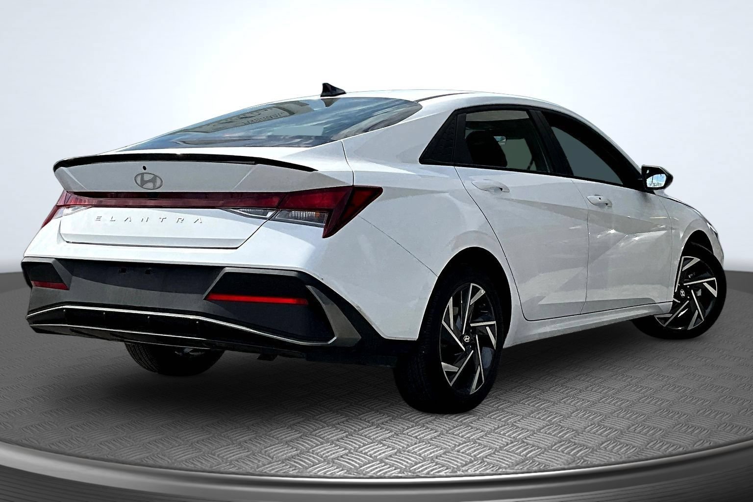 Used 2025 Hyundai Elantra Sport FWD image 7