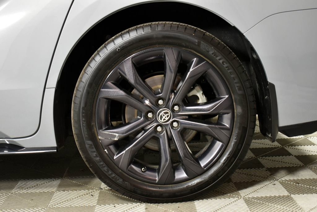 Used 2025 Toyota Sienna XSE w/ XSE Plus Package image 21