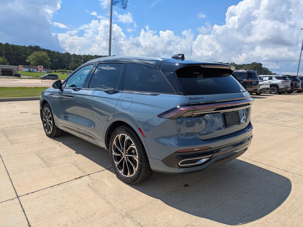 Used 2026 Lincoln Nautilus Reserve AWD/4WD image 3