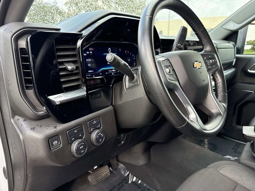 Used 2024 Chevrolet Silverado 2500 LT image 25