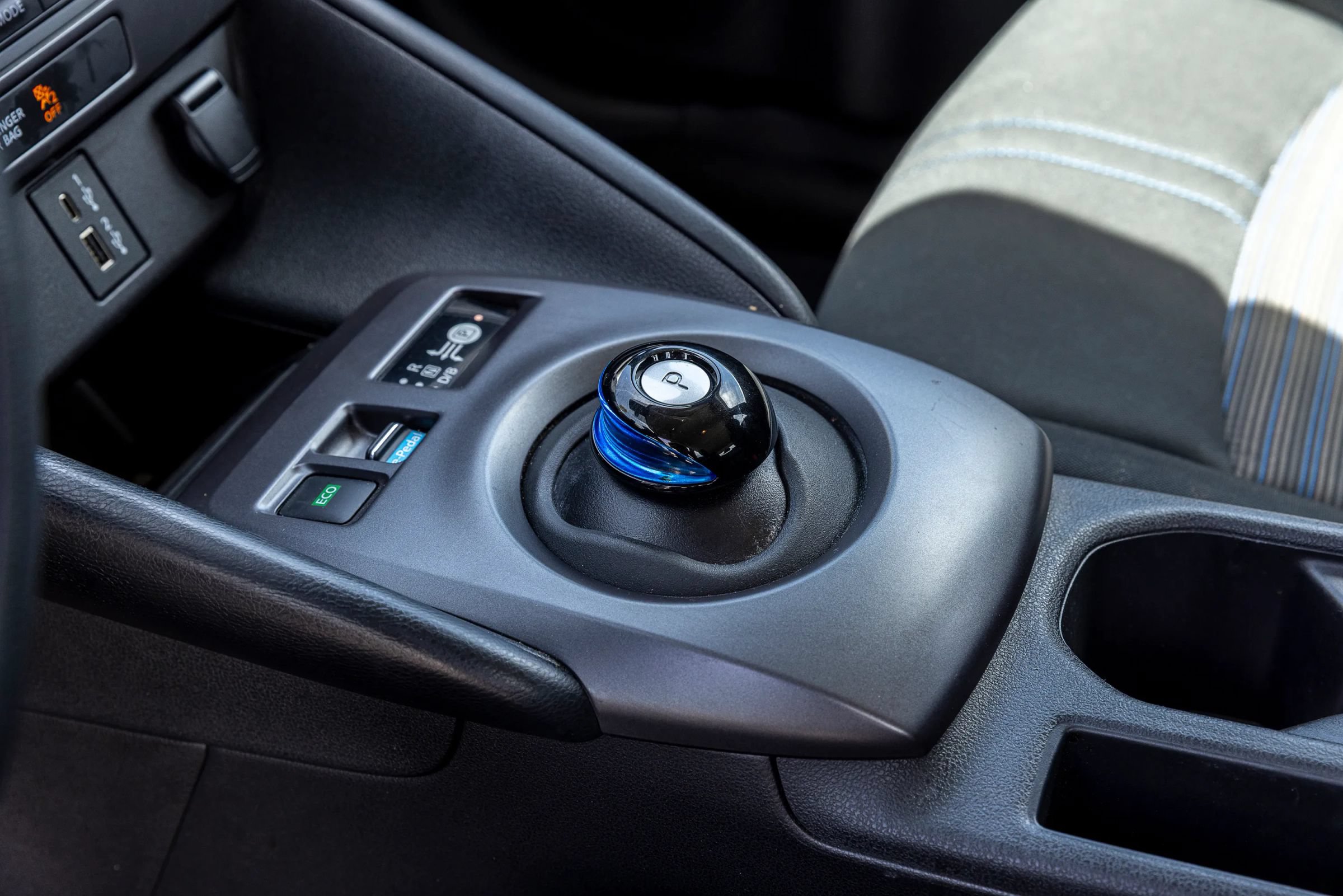 Used 2025 Nissan Leaf S FWD image 18