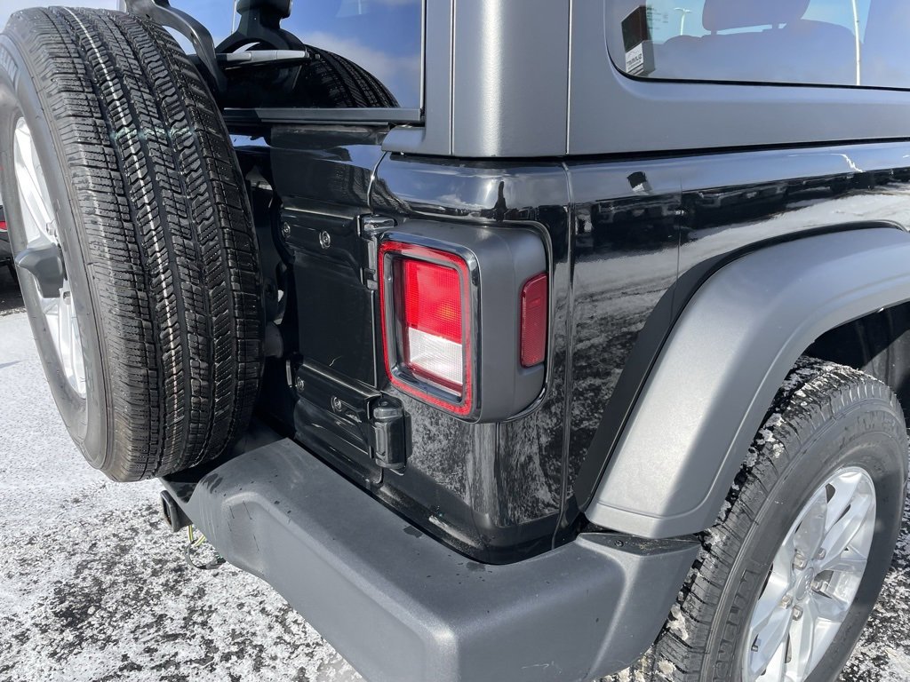 Used 2023 Jeep Wrangler Sport S image 34