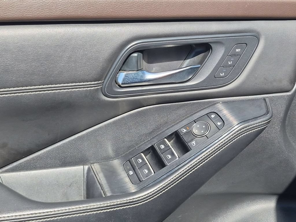 Used 2023 Nissan Rogue SL w/ SL Premium Package FWD image 47