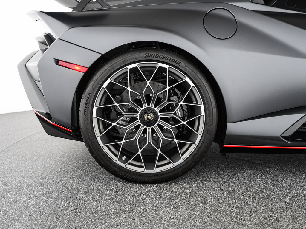 Used 2023 Lamborghini Huracan STO RWD image 34